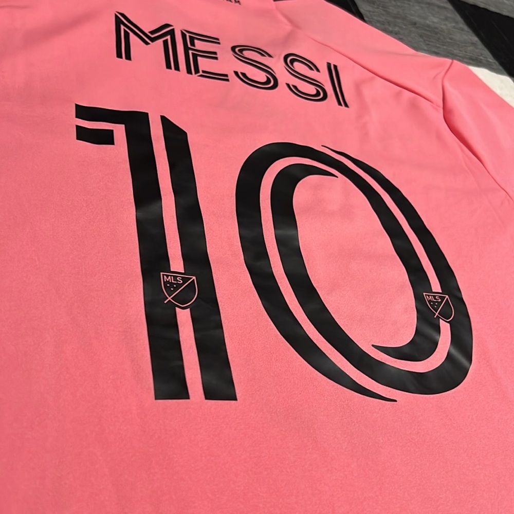 Inter Miami #10 Lionel Messi 2024/25 MLS Adidas Home Jersey - Picture 7 of 9